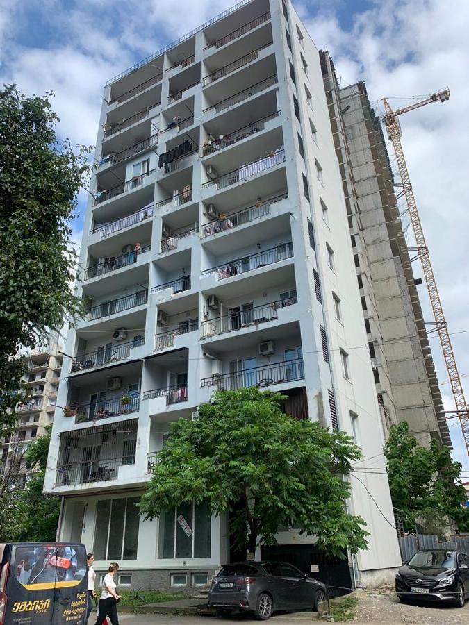 Big, Comfortable Apartment In Batumi Near The Sea Exterior photo