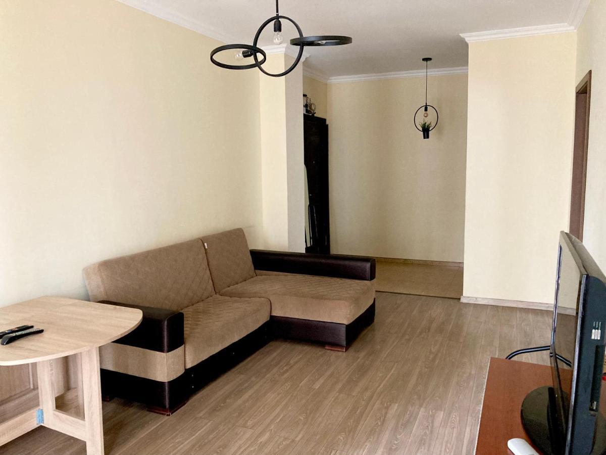Big, Comfortable Apartment In Batumi Near The Sea Exterior photo