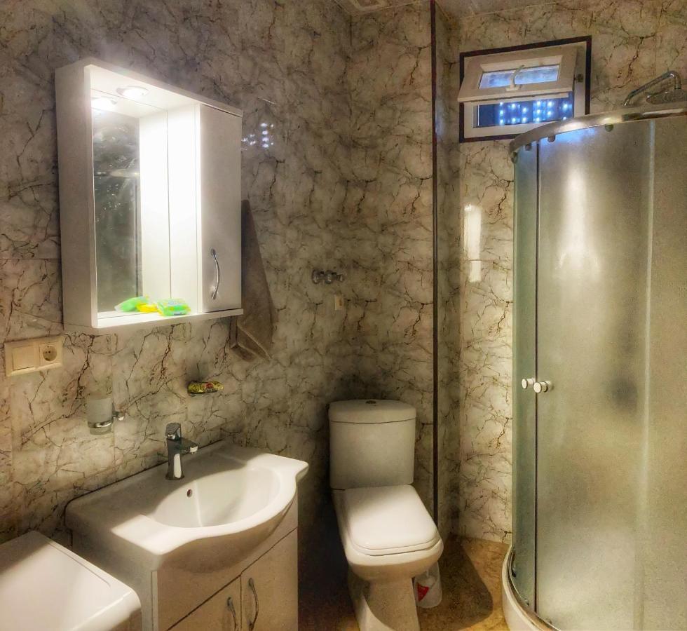 Big, Comfortable Apartment In Batumi Near The Sea Exterior photo