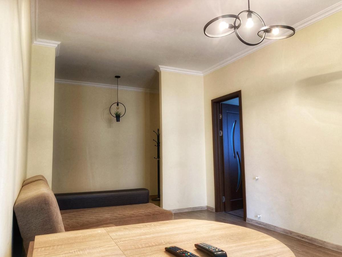 Big, Comfortable Apartment In Batumi Near The Sea Exterior photo